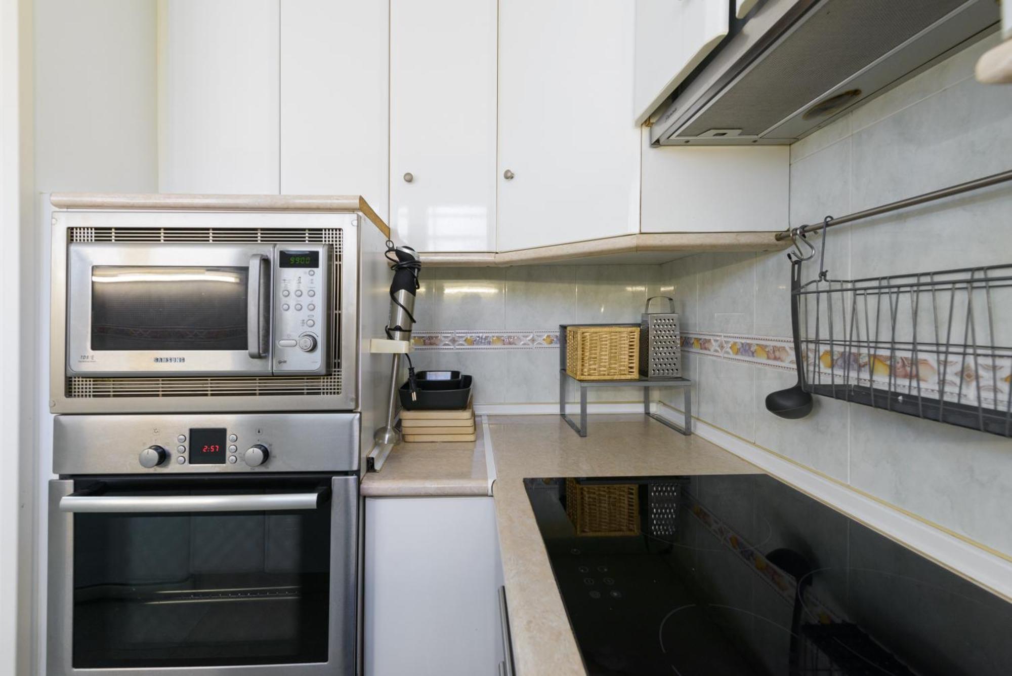 Sabadell Calle, Casa Familiar De 3 Dormitorios Con Terraza Junto Metro Fuencarral مدريد المظهر الخارجي الصورة