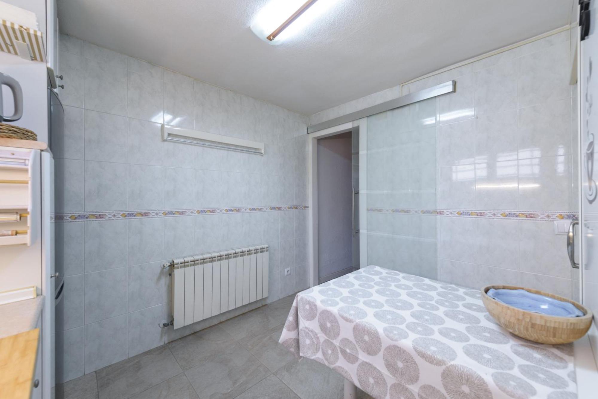 Sabadell Calle, Casa Familiar De 3 Dormitorios Con Terraza Junto Metro Fuencarral مدريد المظهر الخارجي الصورة