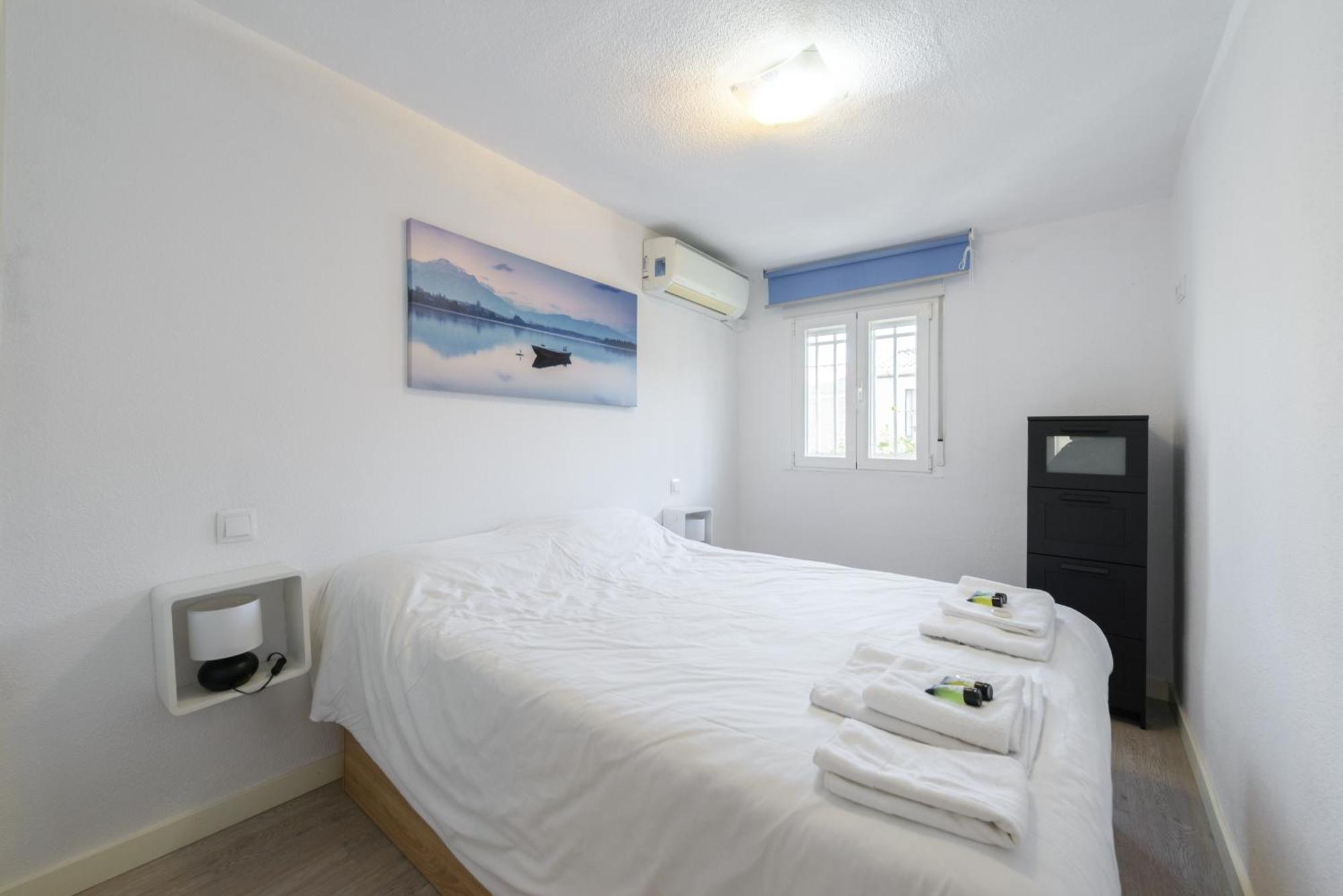 Sabadell Calle, Casa Familiar De 3 Dormitorios Con Terraza Junto Metro Fuencarral مدريد المظهر الخارجي الصورة
